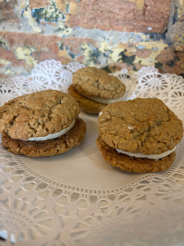 Handmade Oatmeal Cream Pie - Jacque's Kitchen